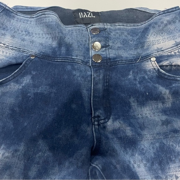 Dazl High Waist Distressed Jeans. Size 14. Blue. - Picture 4 of 9